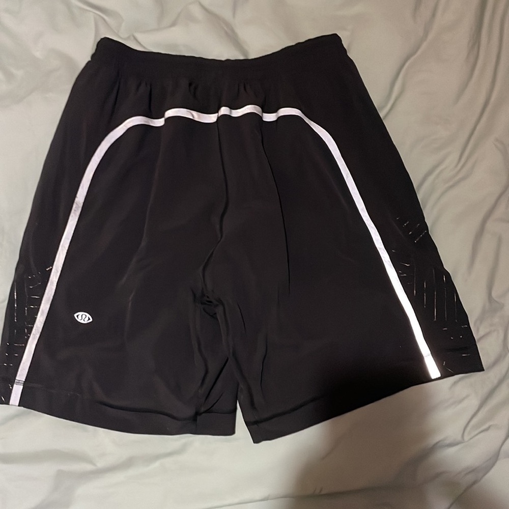 Medium men’s lululemon run response shorts - Picture 5 of 7